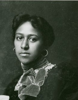 Nina Gomer Dubois